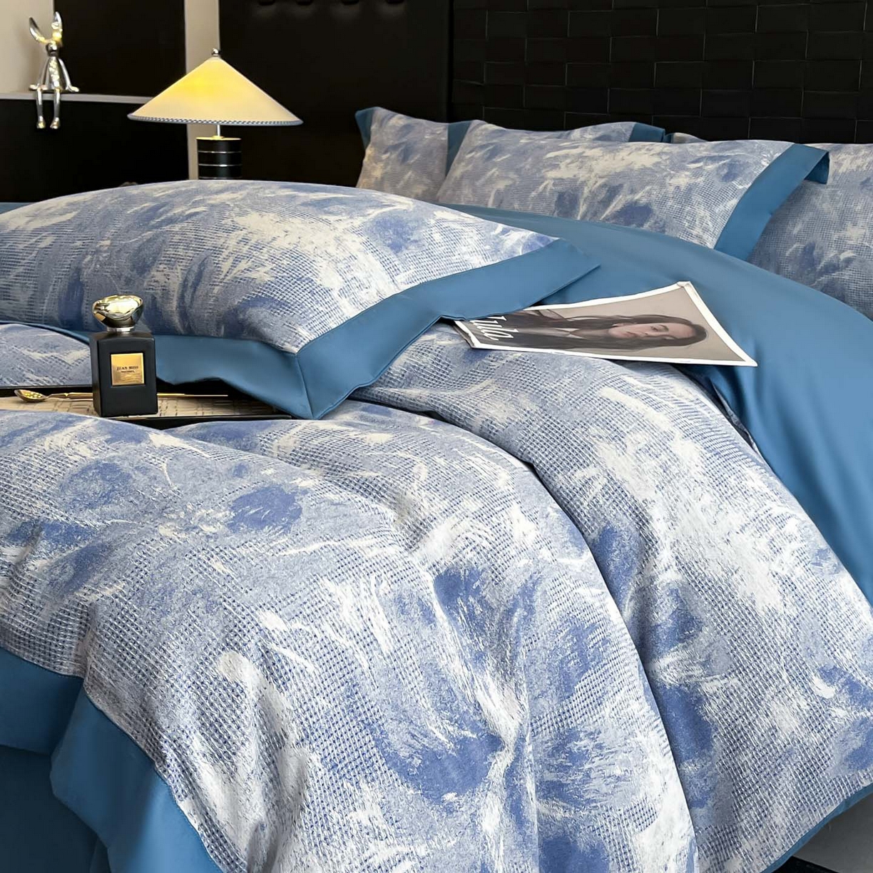 91家纺网 家纺一手货源 找家纺 博纳家纺 2025新款加厚纯棉色织提花撞色宽边四件套 涂鸦