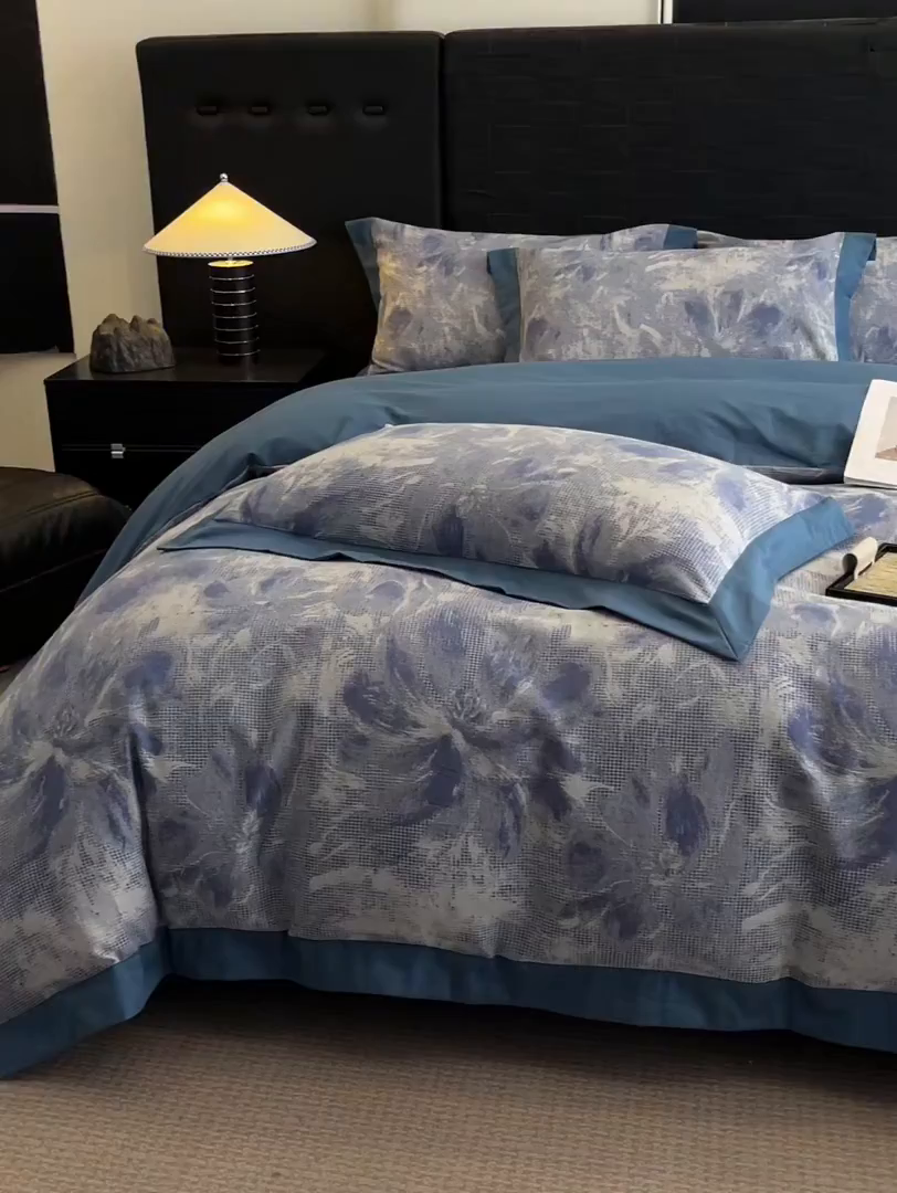 91家纺网 家纺一手货源 找家纺 博纳家纺 2025新款加厚纯棉色织提花撞色宽边四件套 涂鸦