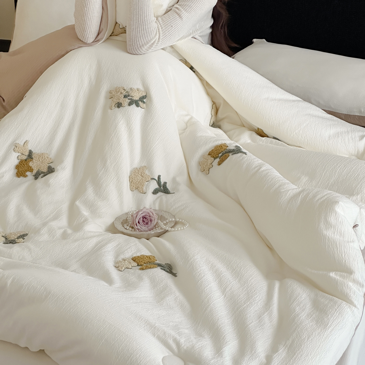 91家纺网 家纺一手货源 找家纺 一加一 2025新款提花毛巾绣抗菌大豆被子被芯 叶语