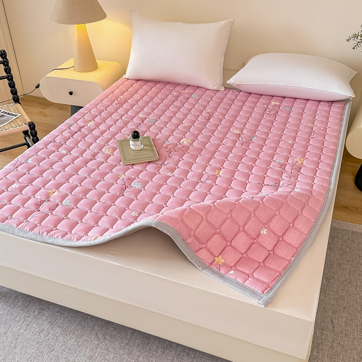 91家纺网 家纺一手货源 找家纺 手艺人家纺 2025新款新格子水洗棉夹棉炕盖垫子床垫床褥子 DH56