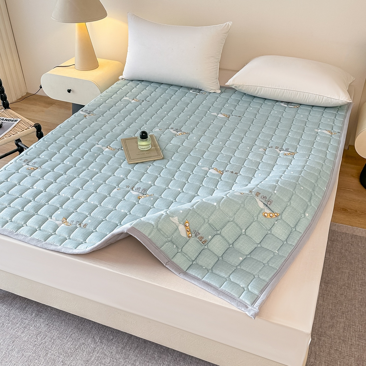 91家纺网 家纺一手货源 找家纺 手艺人家纺 2025新款新格子水洗棉夹棉炕盖垫子床垫床褥子 DH58