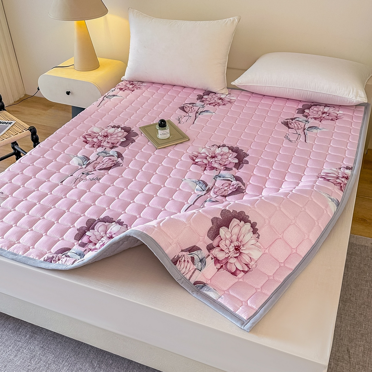 91家纺网 家纺一手货源 找家纺 手艺人家纺 2025新款新格子水洗棉夹棉炕盖垫子床垫床褥子 DH59