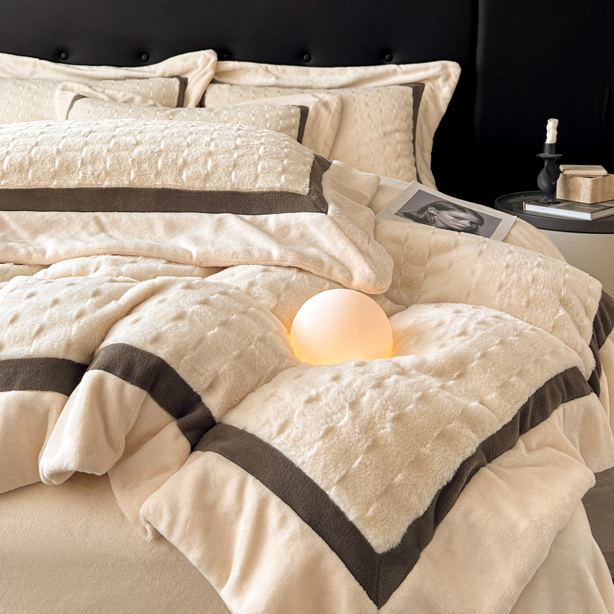 91家纺网 家纺一手货源 找家纺 （总）佳品居 2025新款11斤重加厚兔毛绒轻奢摩卡系列牛奶绒双拼角四件套