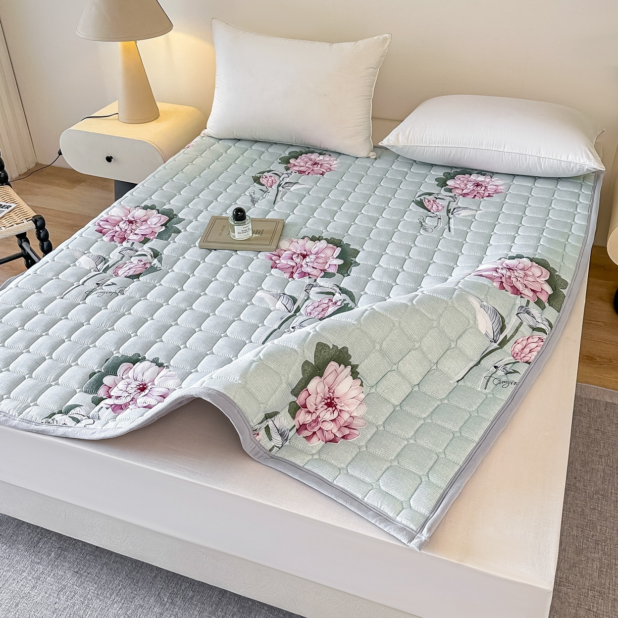 91家纺网 家纺一手货源 找家纺 手艺人家纺 2025新款新格子水洗棉夹棉炕盖垫子床垫床褥子 DH61