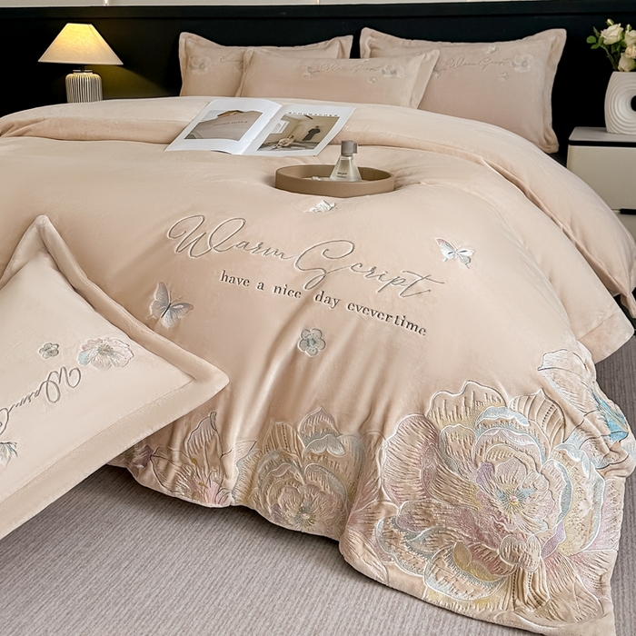 91家纺网 家纺一手货源 找家纺 锦铭源家纺 2025新款75D全消光超柔樱花绒绣花四件套牛奶绒四件套【有买家秀】 花颜-咖