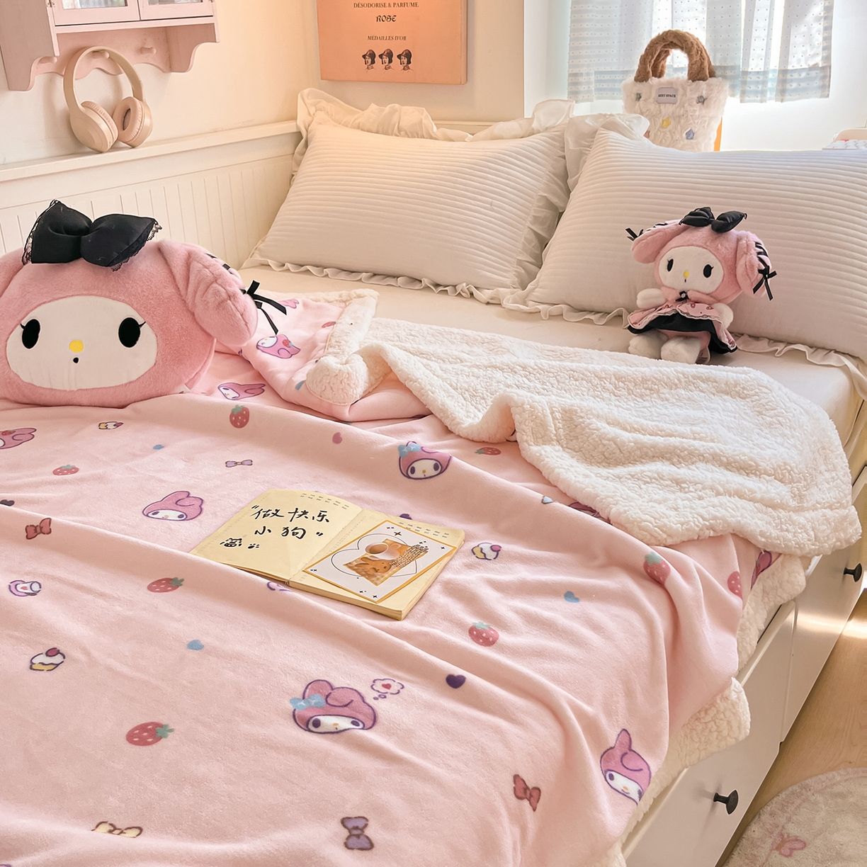 91家纺网 家纺一手货源 找家纺 桃子家居 2025新款A类三丽鸥正版授权少女可爱卡通加厚牛奶绒羊羔绒毛毯多功能四季毛毯 绒毛毯-MT三丽鸥草莓美乐蒂