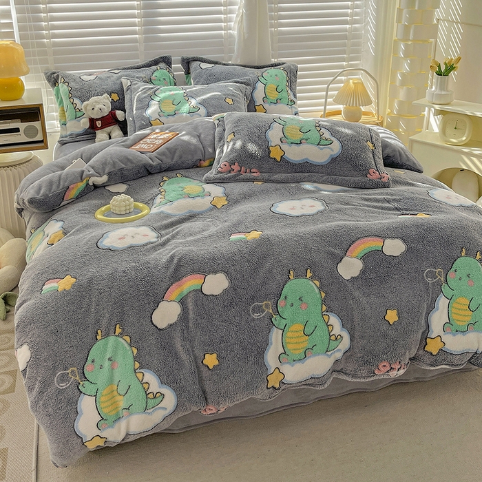 91家纺网 家纺一手货源 找家纺 居易简 2025秋冬新品立体雪花绒单被套牛奶绒法莱绒雕花绒兔毛卡通四件套学生季四件套 小恐龙