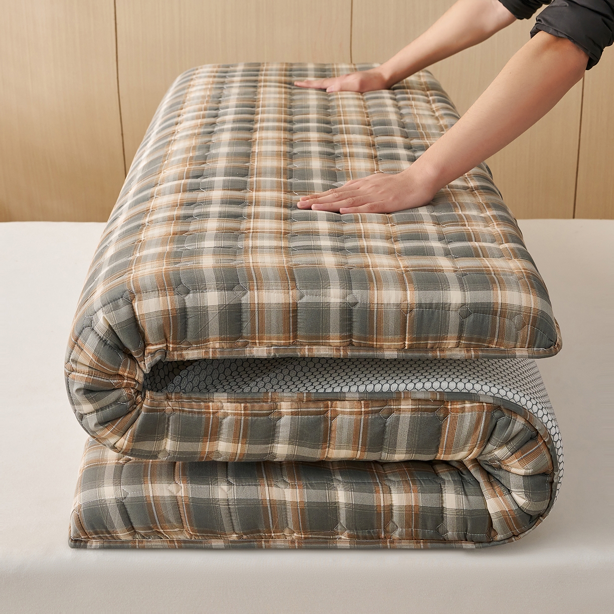 91家纺网 家纺一手货源 找家纺 缦吉 2025新款A类格调新疆棉花床垫 格调咖