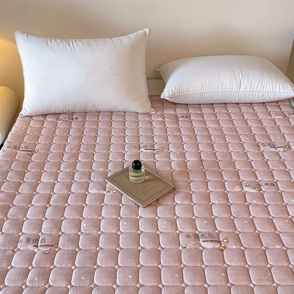 91家纺网 家纺一手货源 找家纺 手艺人家纺 2025新款新格子水洗棉夹棉炕盖垫子床垫床褥子 DH63