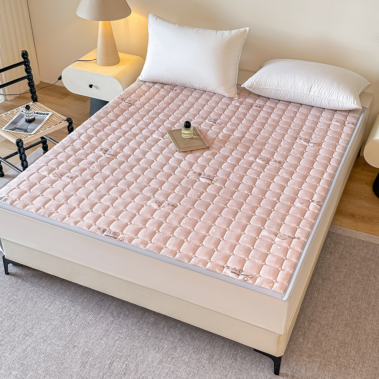 91家纺网 家纺一手货源 找家纺 手艺人家纺 2025新款新格子水洗棉夹棉炕盖垫子床垫床褥子 DH63