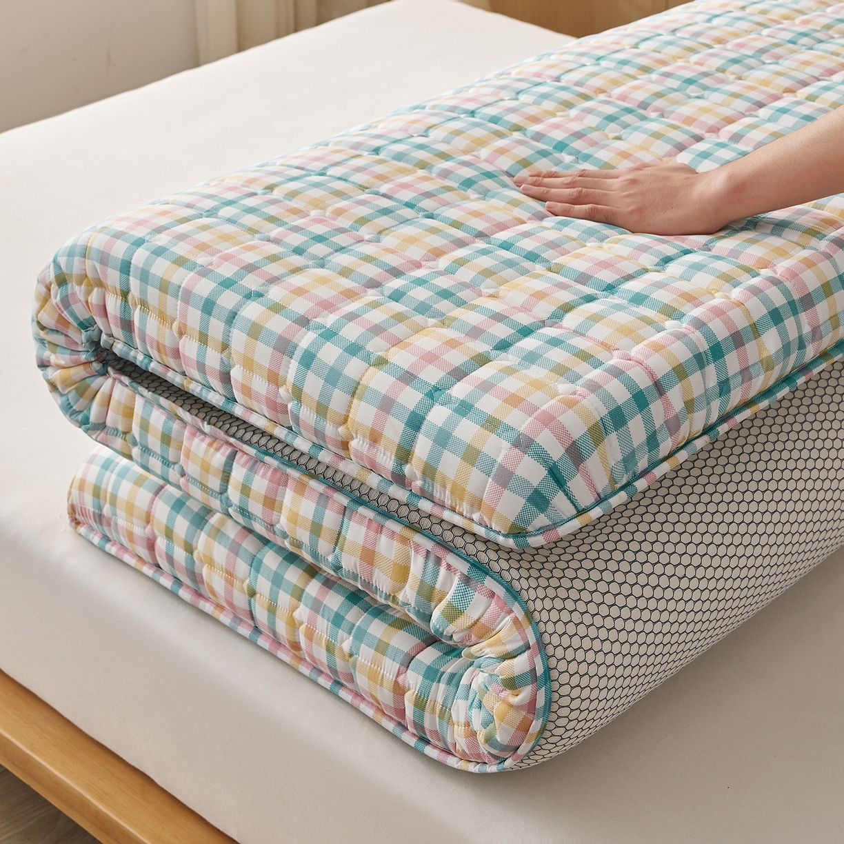 91家纺网 家纺一手货源 找家纺 缦吉 2025新款A类格调新疆棉花床垫 格调彩