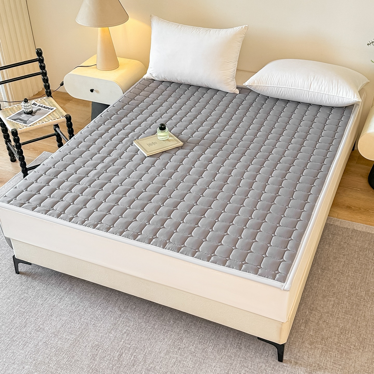 91家纺网 家纺一手货源 找家纺 手艺人家纺 2025新款新格子水洗棉夹棉炕盖垫子床垫床褥子 DH65