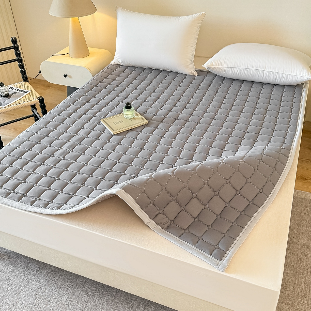 91家纺网 家纺一手货源 找家纺 手艺人家纺 2025新款新格子水洗棉夹棉炕盖垫子床垫床褥子 DH65