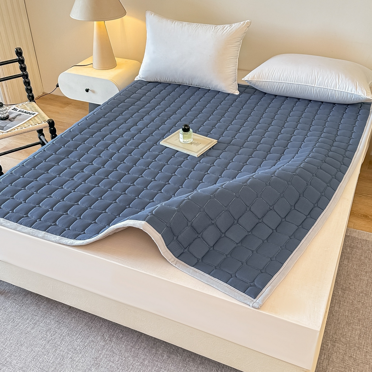 91家纺网 家纺一手货源 找家纺 手艺人家纺 2025新款新格子水洗棉夹棉炕盖垫子床垫床褥子 DH66