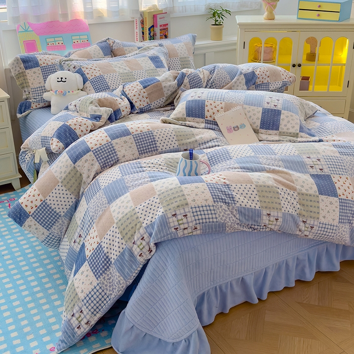 91家纺网 家纺一手货源 找家纺 （总）赫梵茜 2025新款亲肤舒适爆款•牛奶绒花边床盖款四件套