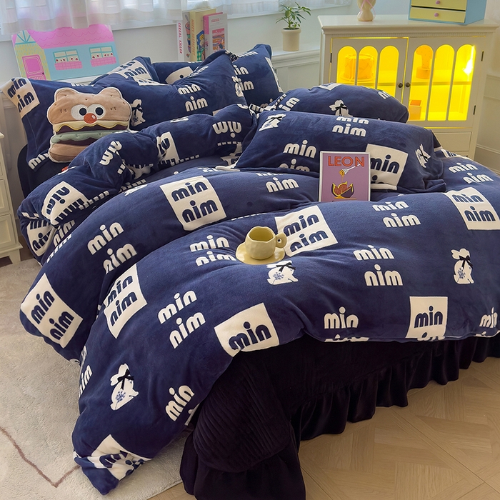 91家纺网 家纺一手货源 找家纺 （总）赫梵茜 2025新款亲肤舒适爆款•牛奶绒花边床盖款四件套