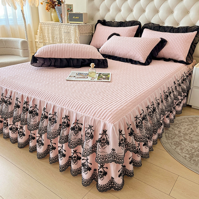 91家纺网 家纺一手货源 找家纺 鼎丰家纺 2025新款皱皱纱双层花边夹棉床裙单床裙床裙单品-梦想系列 梦想-樱花粉