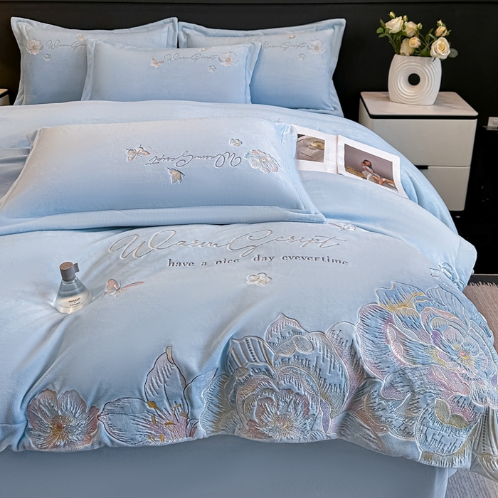 91家纺网 家纺一手货源 找家纺 锦铭源家纺 2025新款75D全消光超柔樱花绒绣花四件套牛奶绒四件套【有买家秀】 花颜-蓝