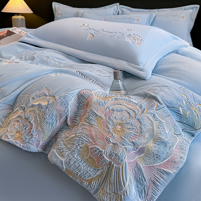 91家纺网 家纺一手货源 找家纺 锦铭源家纺 2025新款75D全消光超柔樱花绒绣花四件套牛奶绒四件套【有买家秀】 花颜-蓝