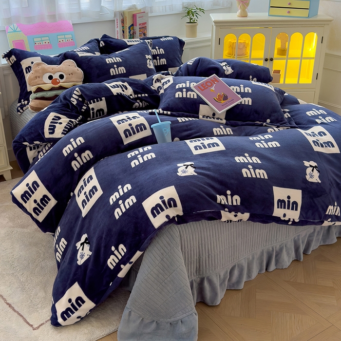 91家纺网 家纺一手货源 找家纺 （总）赫梵茜 2025新款亲肤舒适爆款•牛奶绒花边床盖款四件套