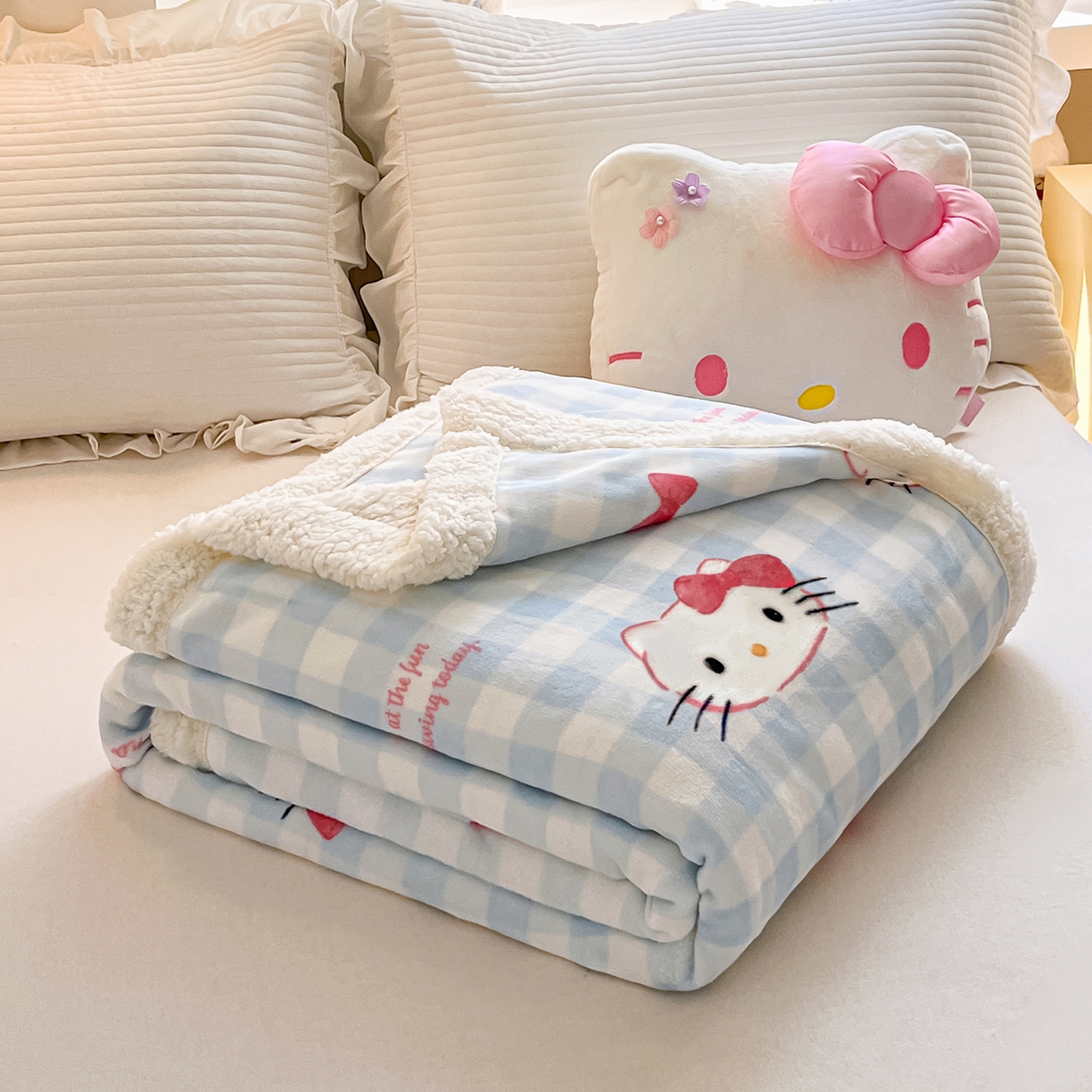 91家纺网 家纺一手货源 找家纺 桃子家居 2025新款A类三丽鸥正版授权少女可爱卡通加厚牛奶绒羊羔绒毛毯多功能四季毛毯 绒毛毯-MT三丽鸥宝贝KT