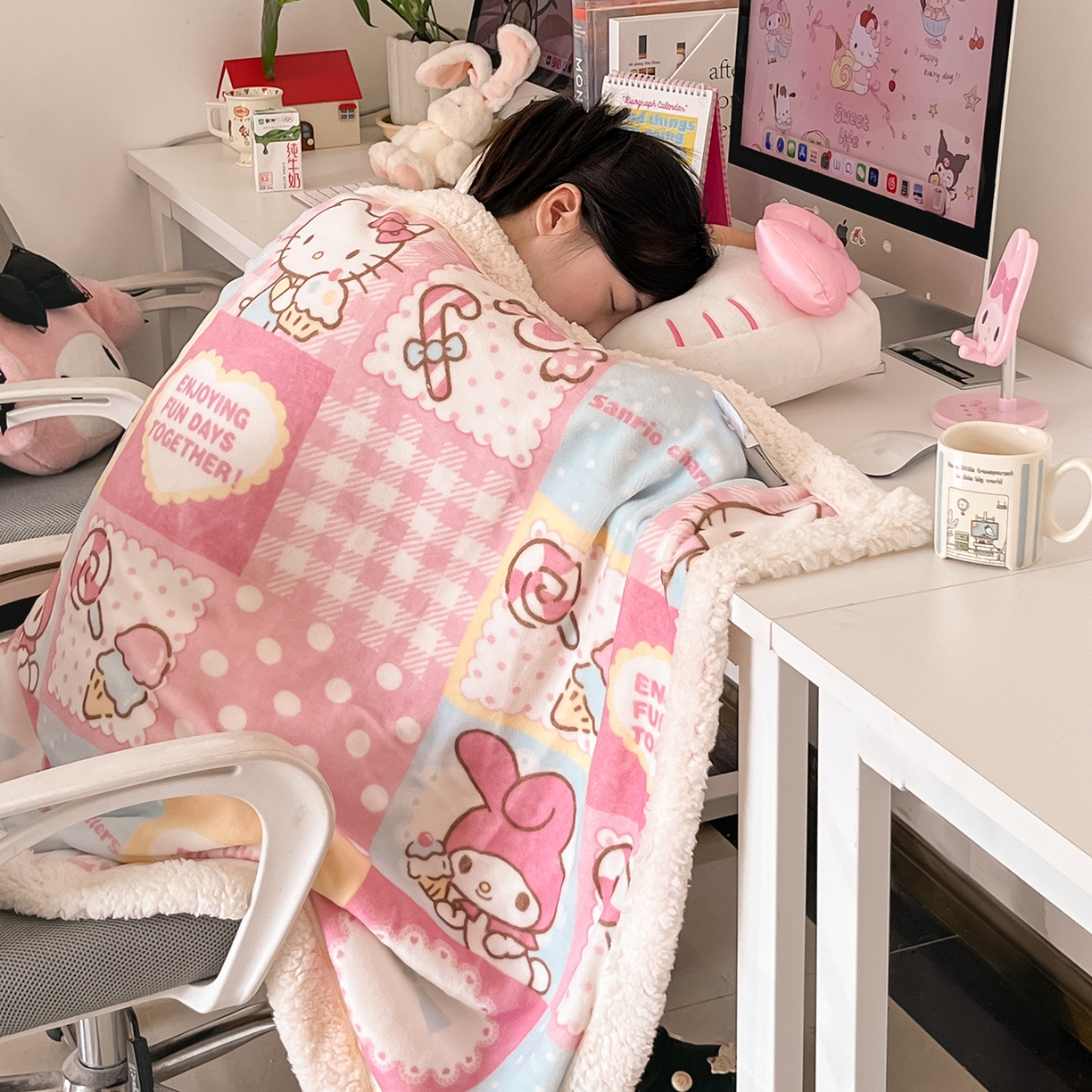 91家纺网 家纺一手货源 找家纺 桃子家居 2025新款A类三丽鸥正版授权少女可爱卡通加厚牛奶绒羊羔绒毛毯多功能四季毛毯 绒毛毯-MT三丽鸥糖果甜心