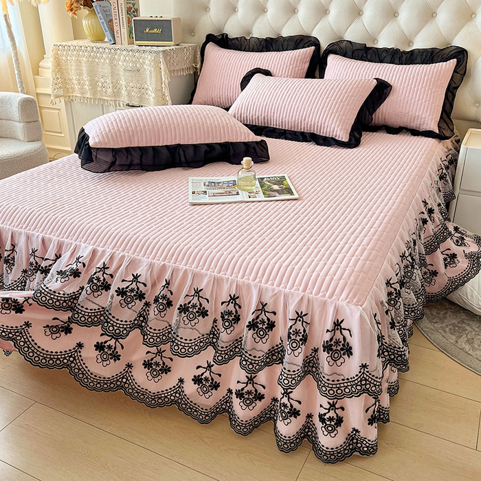 91家纺网 家纺一手货源 找家纺 鼎丰家纺 2025新款皱皱纱双层花边夹棉床裙单床裙床裙单品-梦想系列 梦想-樱花粉