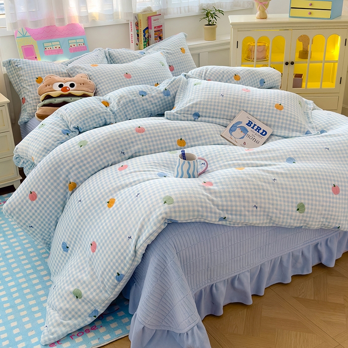 91家纺网 家纺一手货源 找家纺 （总）赫梵茜 2025新款亲肤舒适爆款•牛奶绒花边床盖款四件套