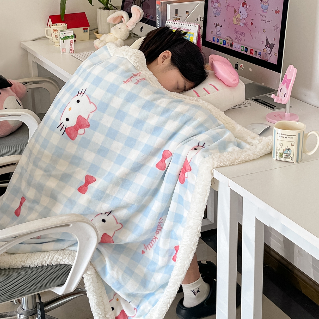 91家纺网 家纺一手货源 找家纺 桃子家居 2025新款A类三丽鸥正版授权少女可爱卡通加厚牛奶绒羊羔绒毛毯多功能四季毛毯 绒毛毯-MT三丽鸥宝贝KT