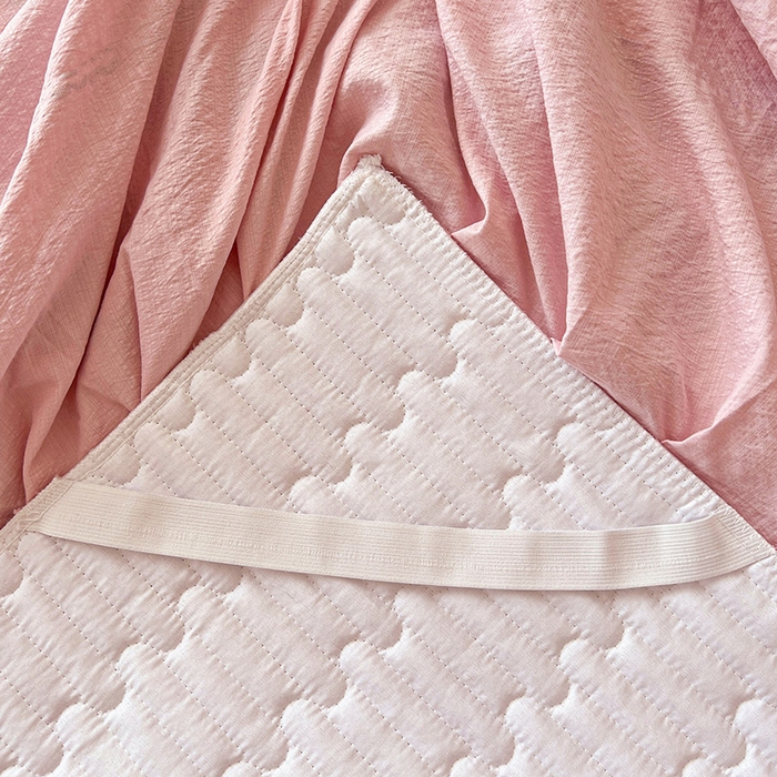 91家纺网 家纺一手货源 找家纺 鼎丰家纺 2025新款皱皱纱双层花边夹棉床裙单床裙床裙单品-梦想系列 梦想-樱花粉