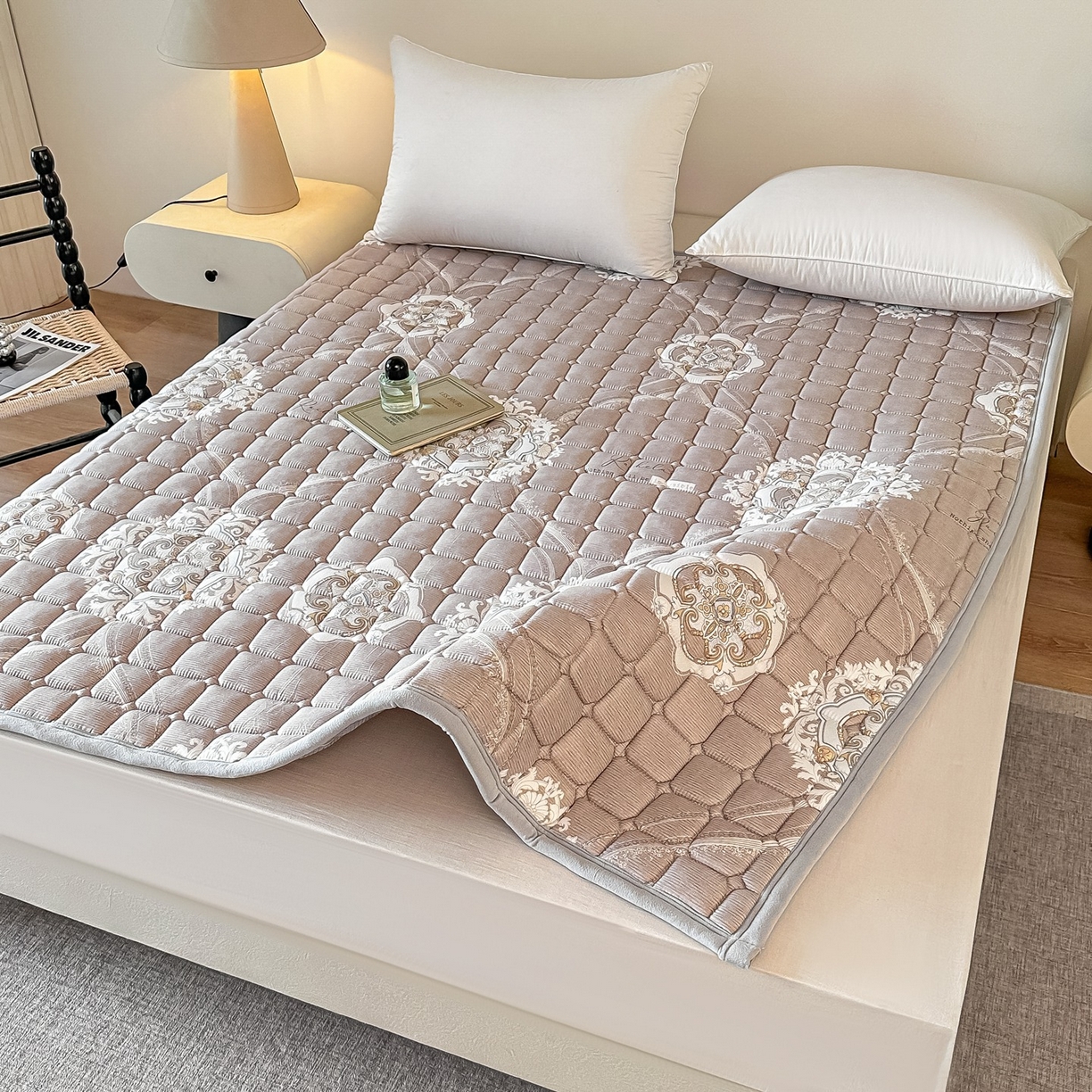 91家纺网 家纺一手货源 找家纺 手艺人家纺 2025新款新格子水洗棉夹棉炕盖垫子床垫床褥子 DH71