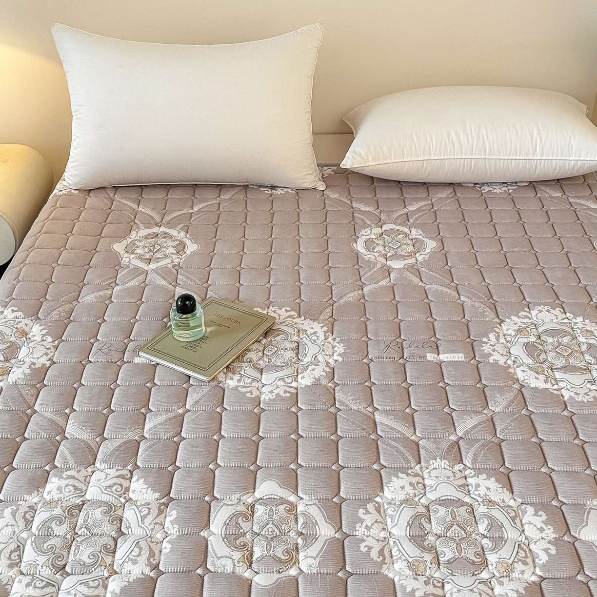 91家纺网 家纺一手货源 找家纺 手艺人家纺 2025新款新格子水洗棉夹棉炕盖垫子床垫床褥子 DH71