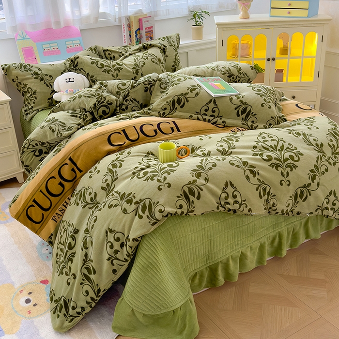 91家纺网 家纺一手货源 找家纺 （总）赫梵茜 2025新款亲肤舒适爆款•牛奶绒花边床盖款四件套