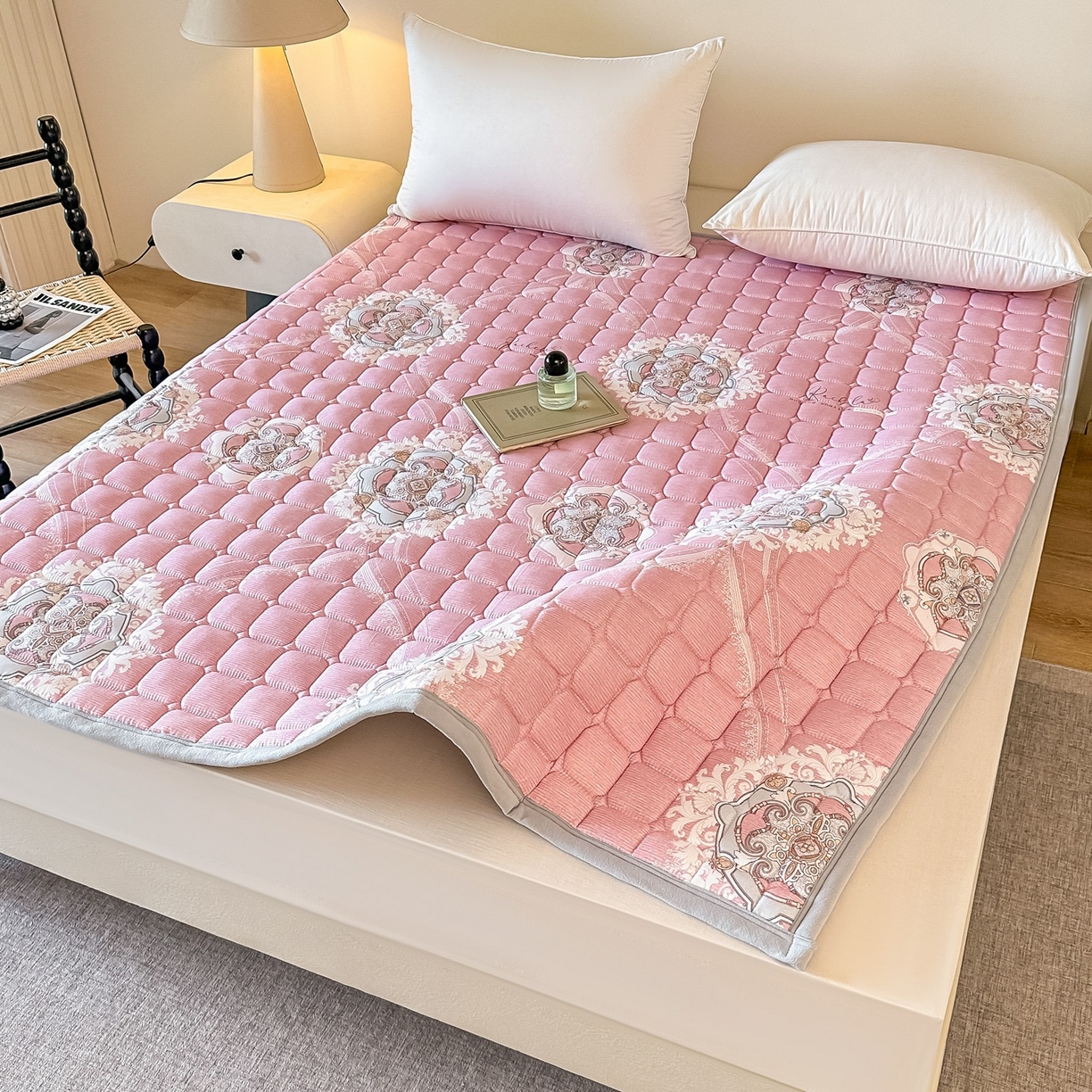 91家纺网 家纺一手货源 找家纺 手艺人家纺 2025新款新格子水洗棉夹棉炕盖垫子床垫床褥子 DH73