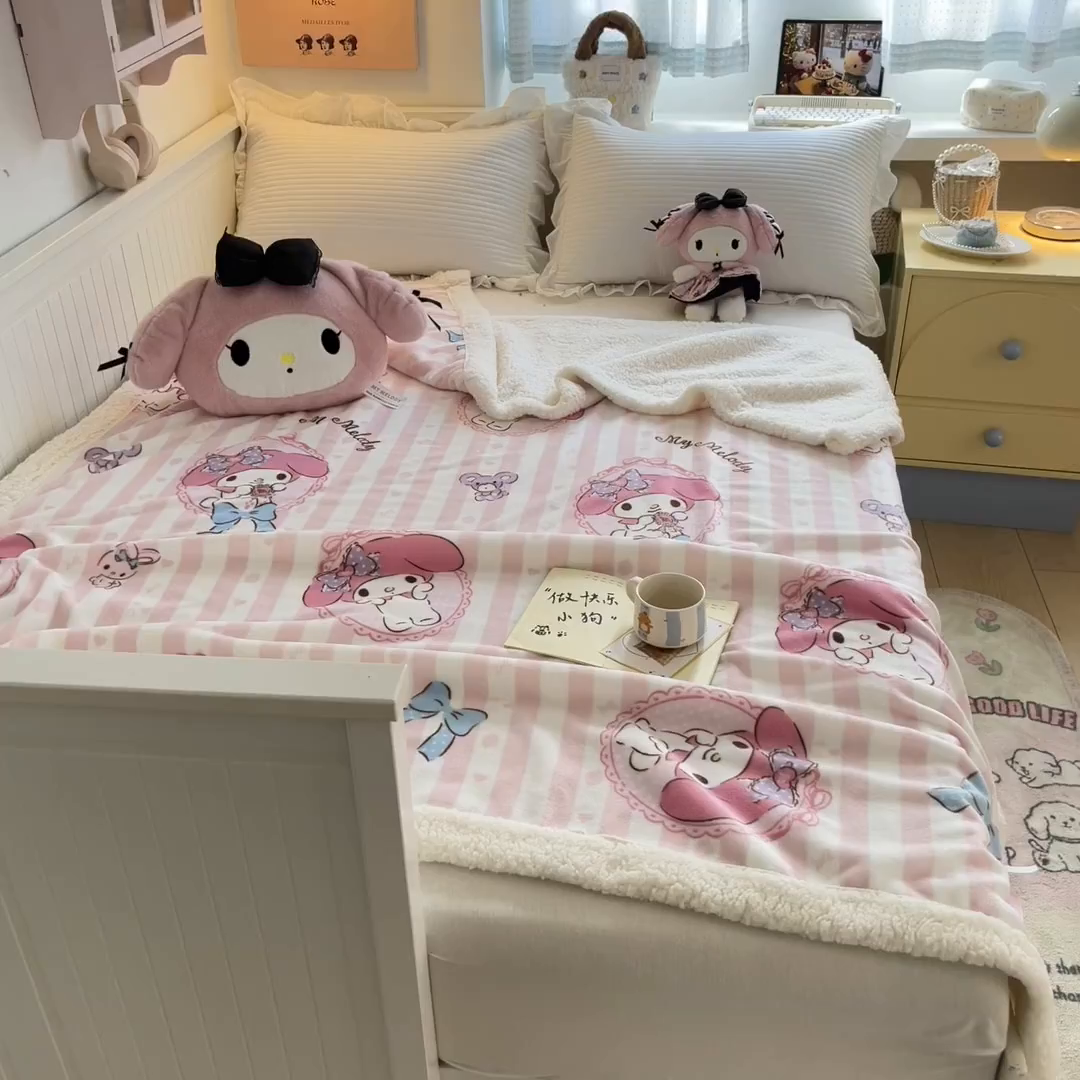 91家纺网 家纺一手货源 找家纺 桃子家居 2025新款A类三丽鸥正版授权少女可爱卡通加厚牛奶绒羊羔绒毛毯多功能四季毛毯 绒毛毯-MT三丽鸥粉条美乐蒂
