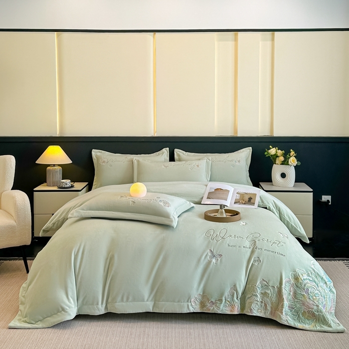 91家纺网 家纺一手货源 找家纺 锦铭源家纺 2025新款75D全消光超柔樱花绒绣花四件套牛奶绒四件套【有买家秀】 花颜-浅绿