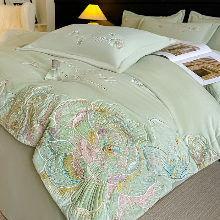 91家纺网 家纺一手货源 找家纺 锦铭源家纺 2025新款75D全消光超柔樱花绒绣花四件套牛奶绒四件套【有买家秀】 花颜-浅绿