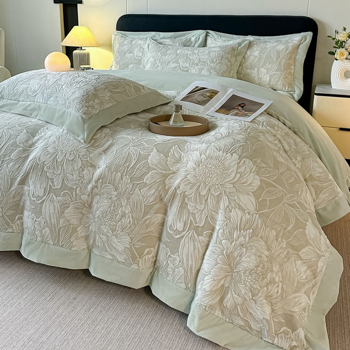 91家纺网 家纺一手货源 找家纺 锦铭源家纺 2025新款烂花75D全消光超柔樱花绒牛奶绒四件套拼角四件套【有买家秀】 繁花织梦-灰绿