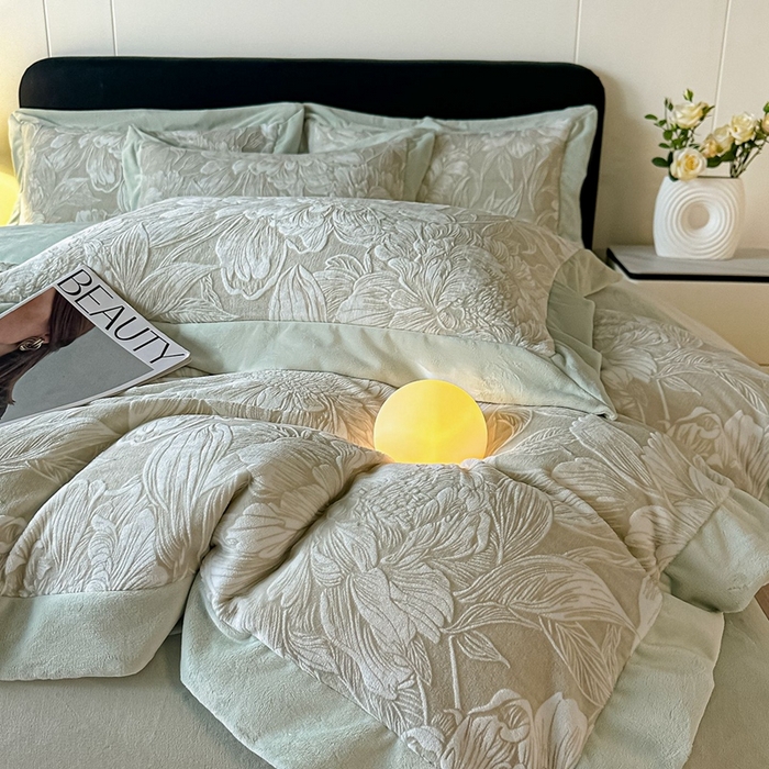 91家纺网 家纺一手货源 找家纺 锦铭源家纺 2025新款烂花75D全消光超柔樱花绒牛奶绒四件套拼角四件套【有买家秀】 繁花织梦-灰绿