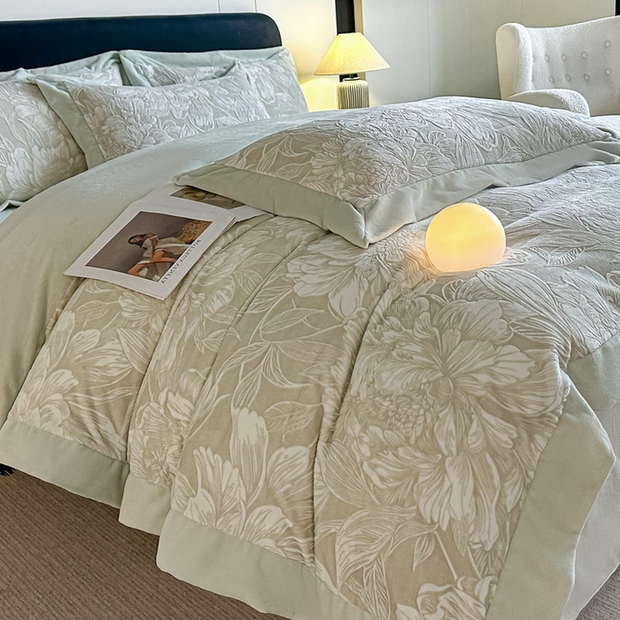 91家纺网 家纺一手货源 找家纺 锦铭源家纺 2025新款烂花75D全消光超柔樱花绒牛奶绒四件套拼角四件套【有买家秀】 繁花织梦-灰绿