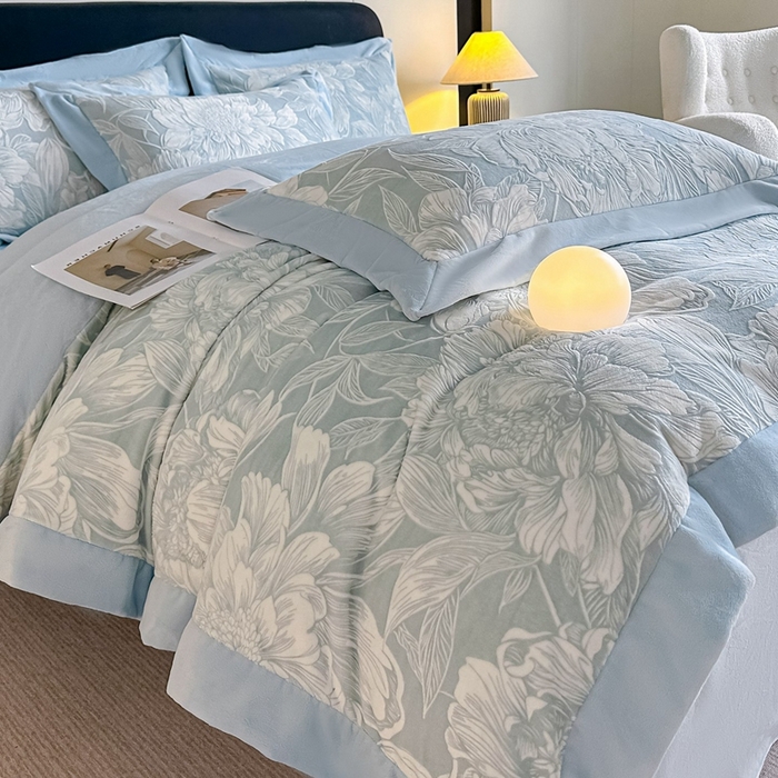 91家纺网 家纺一手货源 找家纺 锦铭源家纺 2025新款烂花75D全消光超柔樱花绒牛奶绒四件套拼角四件套【有买家秀】 繁花织梦-蓝