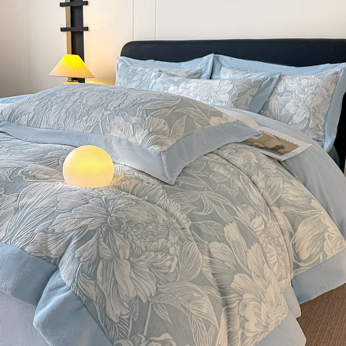 91家纺网 家纺一手货源 找家纺 锦铭源家纺 2025新款烂花75D全消光超柔樱花绒牛奶绒四件套拼角四件套【有买家秀】 繁花织梦-蓝