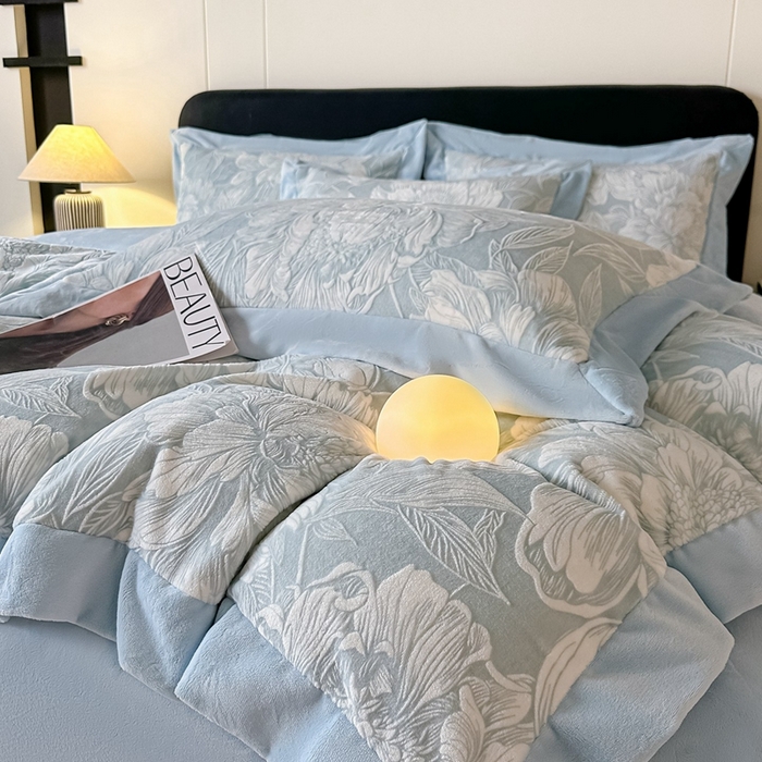 91家纺网 家纺一手货源 找家纺 锦铭源家纺 2025新款烂花75D全消光超柔樱花绒牛奶绒四件套拼角四件套【有买家秀】 繁花织梦-蓝