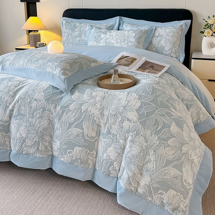 91家纺网 家纺一手货源 找家纺 锦铭源家纺 2025新款烂花75D全消光超柔樱花绒牛奶绒四件套拼角四件套【有买家秀】 繁花织梦-蓝