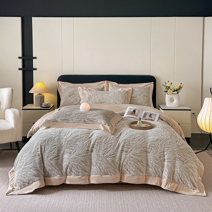 91家纺网 家纺一手货源 找家纺 锦铭源家纺 2025新款烂花75D全消光超柔樱花绒牛奶绒四件套拼角四件套【有买家秀】 芦影摇波-咖