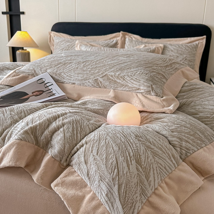 91家纺网 家纺一手货源 找家纺 锦铭源家纺 2025新款烂花75D全消光超柔樱花绒牛奶绒四件套拼角四件套【有买家秀】 芦影摇波-咖