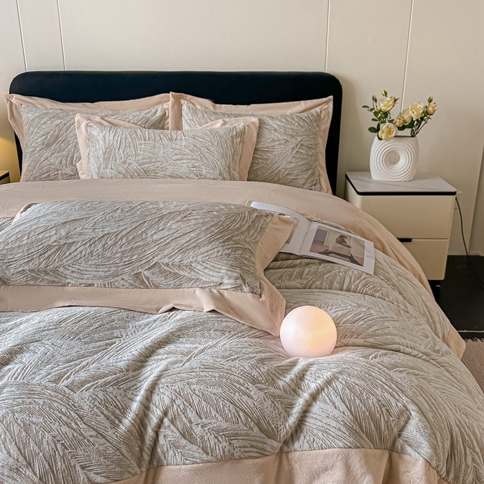 91家纺网 家纺一手货源 找家纺 锦铭源家纺 2025新款烂花75D全消光超柔樱花绒牛奶绒四件套拼角四件套【有买家秀】 芦影摇波-咖