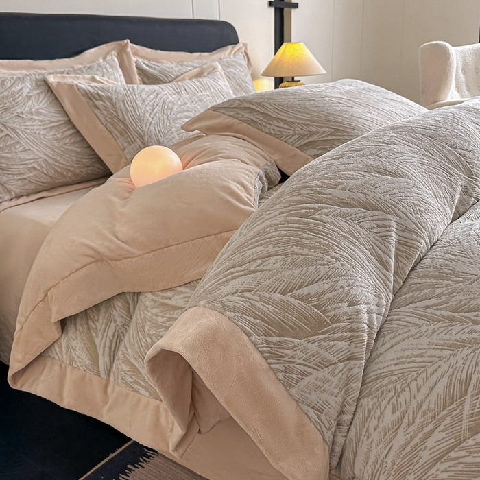 91家纺网 家纺一手货源 找家纺 锦铭源家纺 2025新款烂花75D全消光超柔樱花绒牛奶绒四件套拼角四件套【有买家秀】 芦影摇波-咖