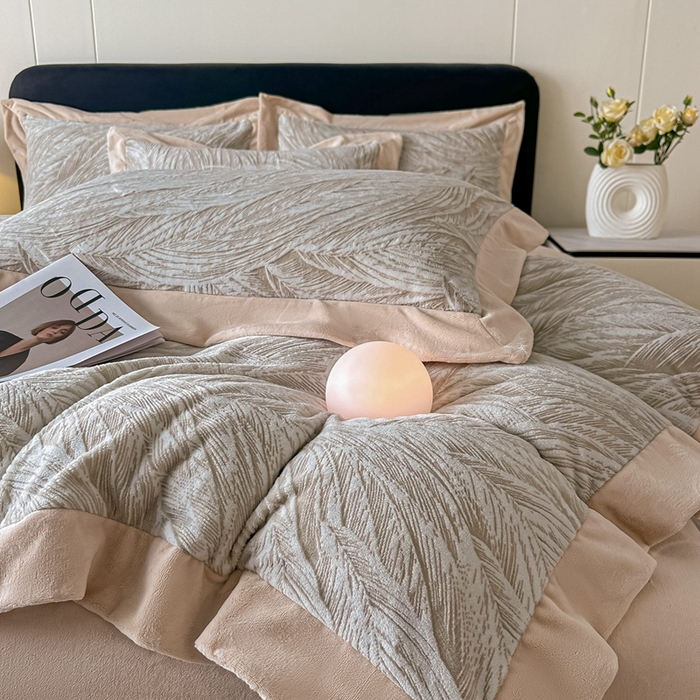 91家纺网 家纺一手货源 找家纺 锦铭源家纺 2025新款烂花75D全消光超柔樱花绒牛奶绒四件套拼角四件套【有买家秀】 芦影摇波-咖