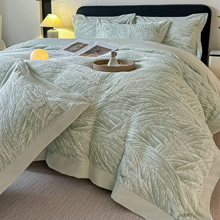 锦铭源家纺 2025新款烂花75D全消光超柔樱花绒牛奶绒四件套拼角四件套【有买家秀】 芦影摇波-浅绿